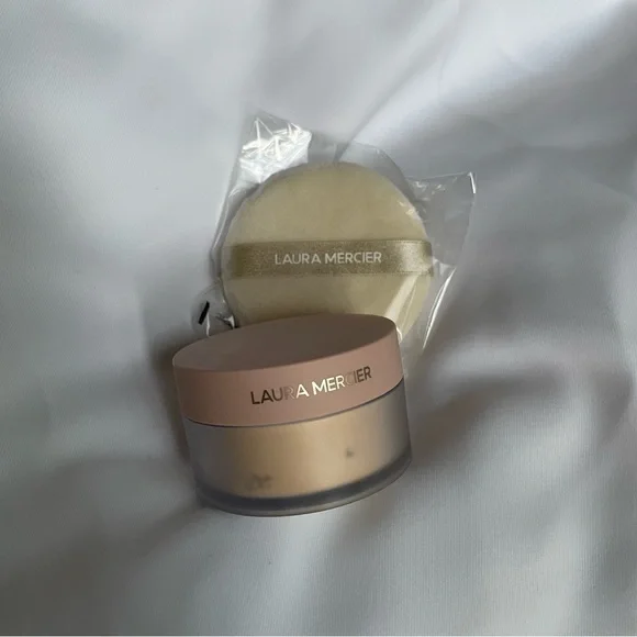 Laura Mercier Setting Powder & Puff - Picture 1 of 4